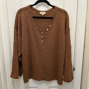 PROMESA SLOW YOUR ROLL EXPOSED SEAM ROLL UP BROWN HENLEY SWEATER SIZE MEDIUM